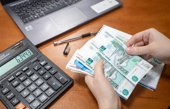 Средняя зарплата в России составляет 73 тысячи рублей