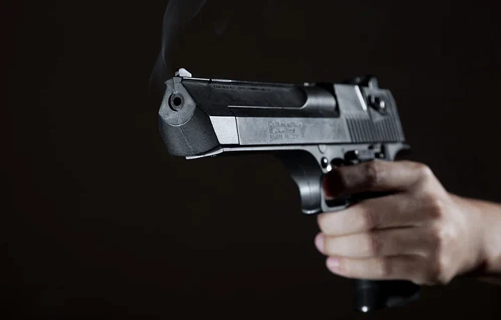 В Госдуму внесли законопроект о праве приставов применять оружие