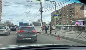 На проспекте Ленина в Туле собралась серьезная пробка из-за поломки автобуса