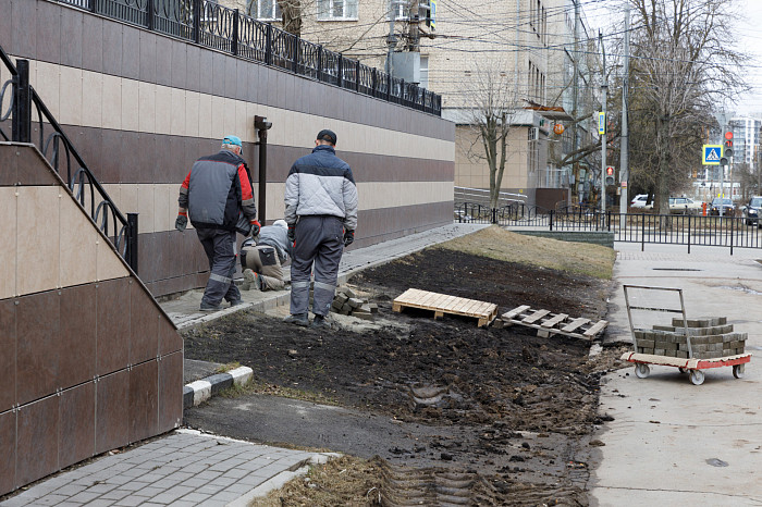 Туляк о состоянии тротуара на улице Мира: Это пример максимально свинской работы, лечим и калечим
