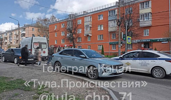 В Туле на улице Кутузова столкнулись машина скорой помощи и Kia
