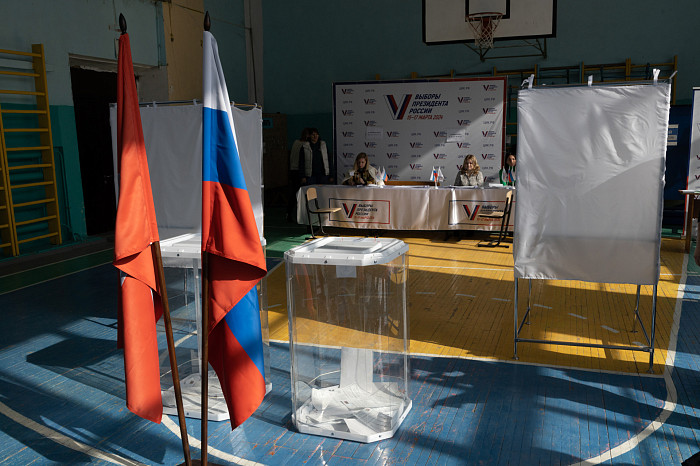 Как прошел второй день выборов в Туле: фоторепортаж с избирательных участков