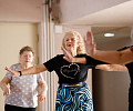 А на лавочках у подъезда пусть сидят старики: в Туле уже год работает танцевальная группа для активных пенсионеров