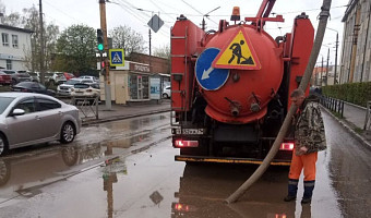 В Туле ликвидируют локальные подтопления дорог