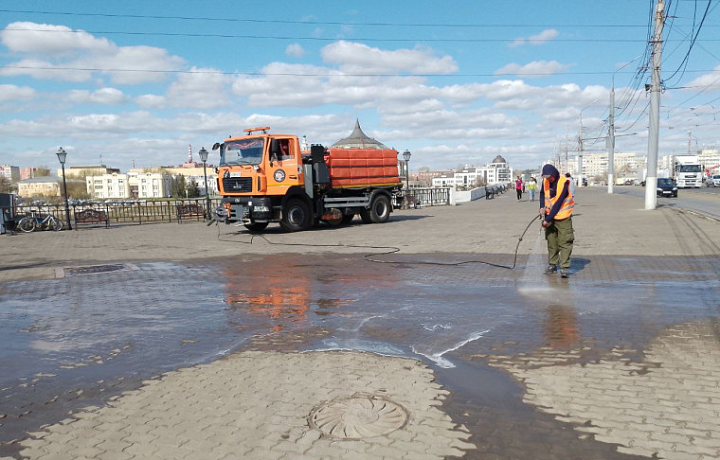 В Туле 12 апреля начались работы по мытью тротуаров
