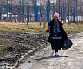 Пролетарская набережная Тулы после «большой воды»: грязь, мусор, коряги – уборка уже идет