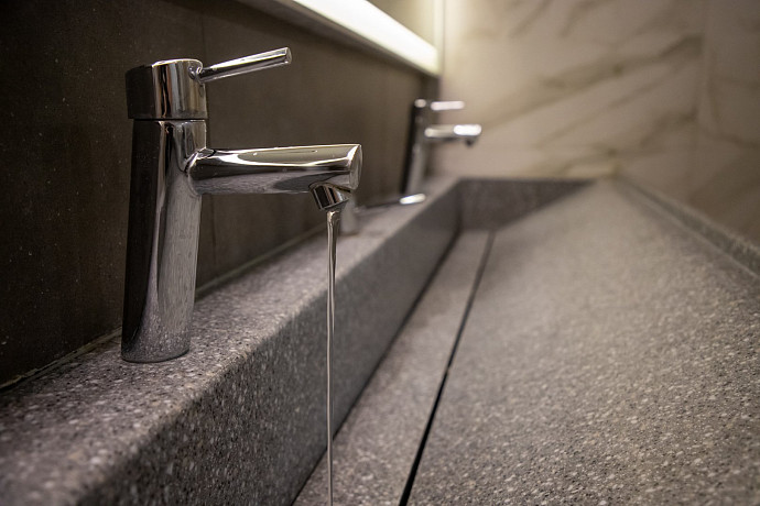 В Туле по нескольким адресам отключили воду из-за аварии