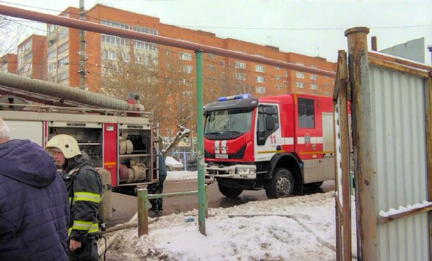 На улице Максима Горького в Туле загорелась частная баня