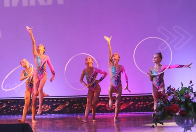 В Туле наградили спортсменов и поздравили их с профессиональным праздником