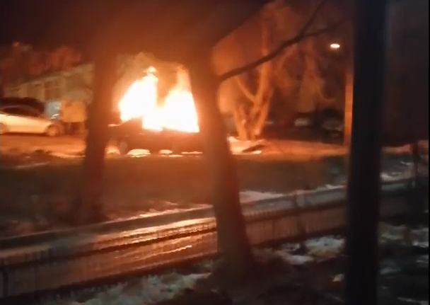 На улице Максима Горького в Туле сгорел автомобиль