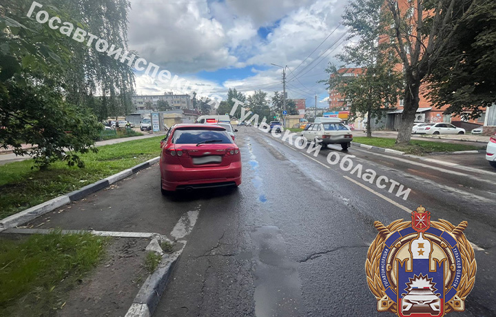 Водитель на иномарке сбил самокатчика на улице Плеханова в Туле