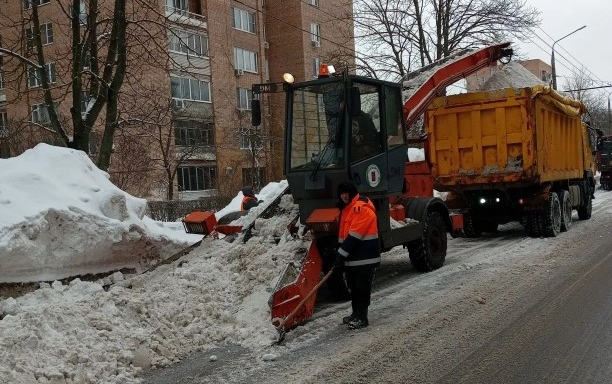 Больше 500 самосвалов снега вывезли с улиц Тулы за 24 часа