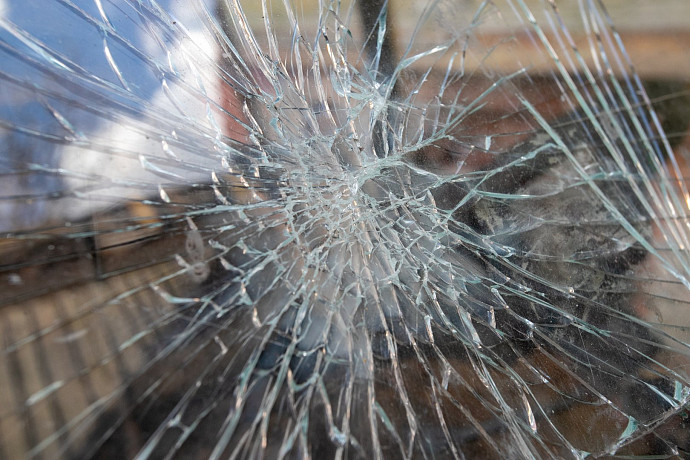 «Форд» вылетел на встречку, столкнулся с ВАЗ-2121 в Тульской области