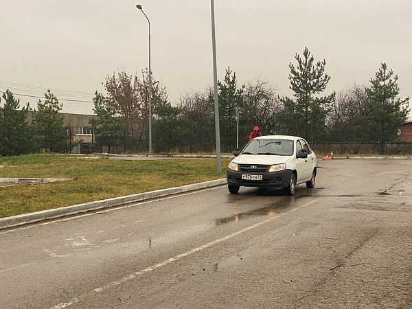 В Туле ветеранов СВО обучают вождению автомобиля с ручным управлением