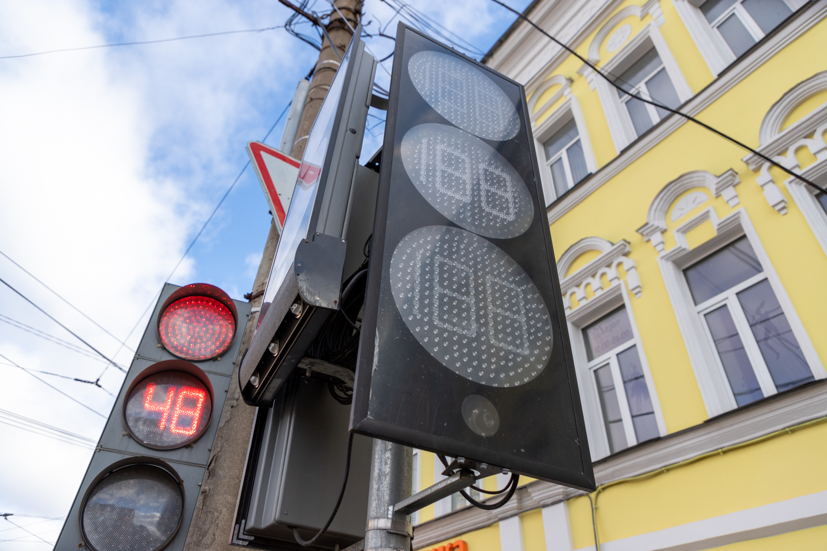 Жители Белева пожаловались на сломанный светофор на пересечении улиц Советской и Пролетарской
