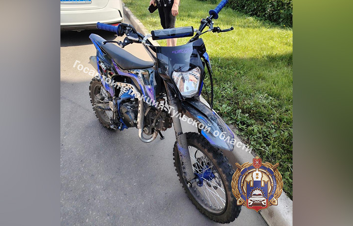 Две девушки на мотоцикле пострадали в ДТП в Узловой