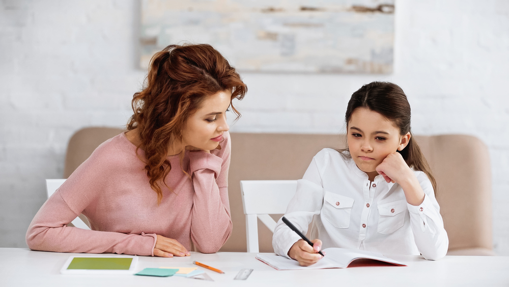 кого нельзя уволить по сокращению. допускается увольнение. уволить по инициативе работодателя. уволить по статье с несовершеннолетними детьми. статья 261 тк рф.