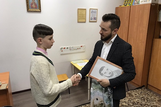 Тульский депутат передал подарки воспитанникам Валеоцентра