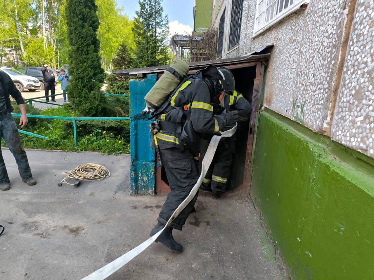 Спасатели потушили пожар в щекинской пятиэтажке