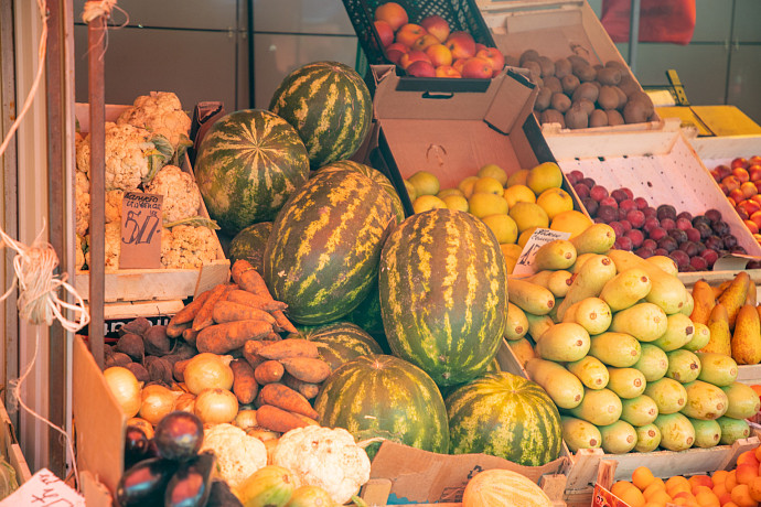 Гастроэнтеролог назвала арбузы опасными для сердца и печени