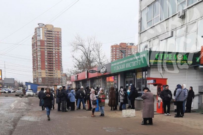 ﻿В Туле эвакуировали посетителей юридического института на проспекте Ленина