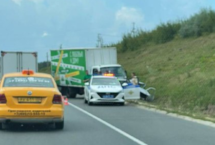 В ДТП с грузовиком под Тулой пострадали два человека