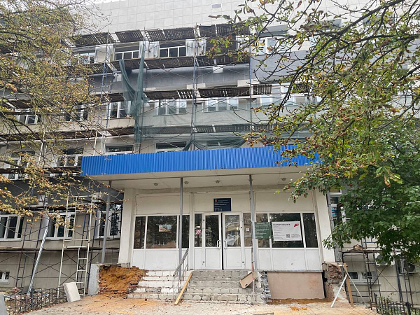 В Туле продолжается капитальный ремонт поликлиники горбольницы №7