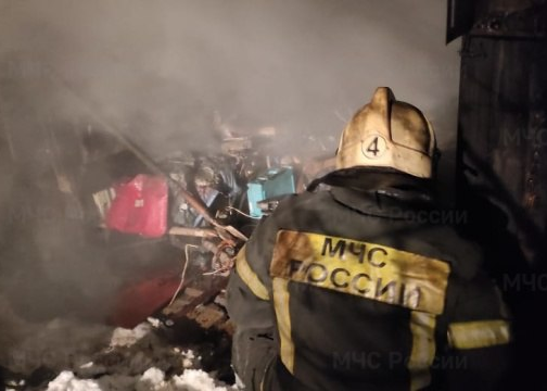 При пожаре в гараже в тульской деревне Ратово погиб 65-летний мужчина