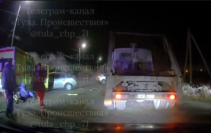 На Новомосковском шоссе в Туле произошло ДТП с реанимобилем