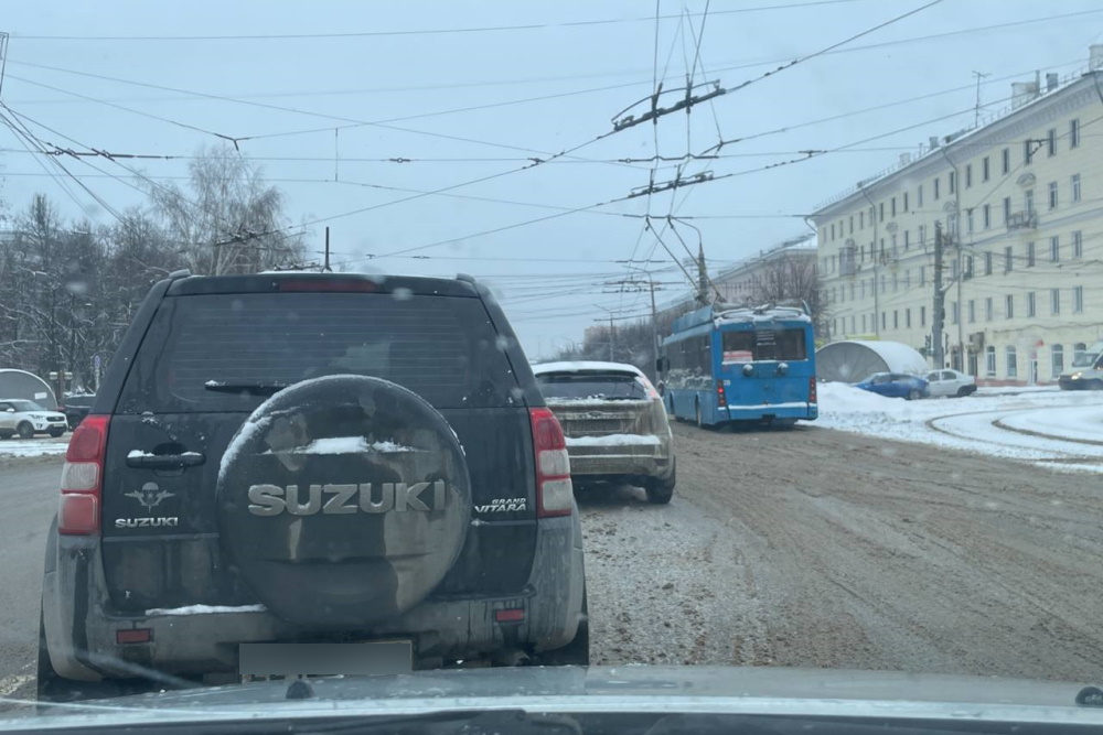 На пересечении проспекта Ленина и улицы Болдина в Туле собралась пробка