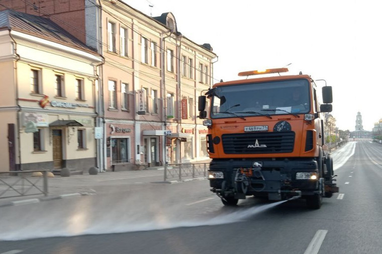 За выходных с улиц Тулы убрали 150 кубометров смета