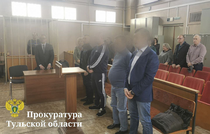 Экс-начальника отдела противодействия коррупции в Щекине осудили на 10 лет за взятки и продажу контрафакта со склада вещдоков