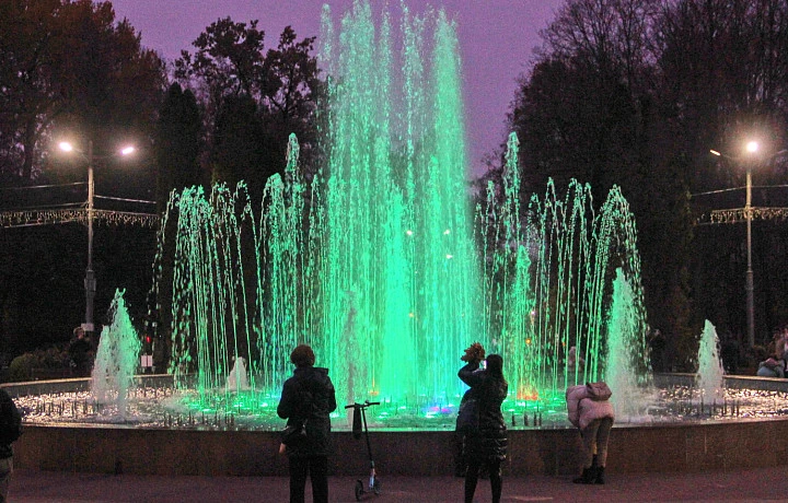 В Центральном парке заработал фонтан