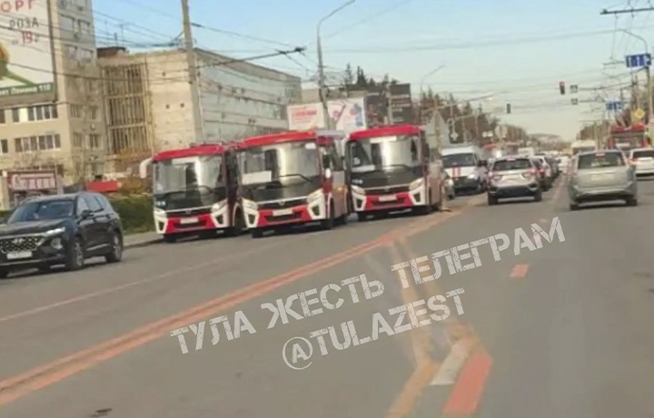 ДТП из трех автобусов произошло на проспекте Ленина в Туле