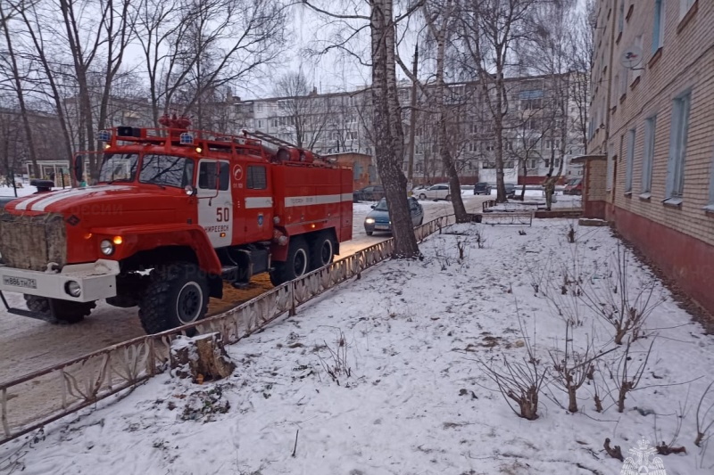 Из жилого дома в Киреевске из-за пожара эвакуировали 15 человек