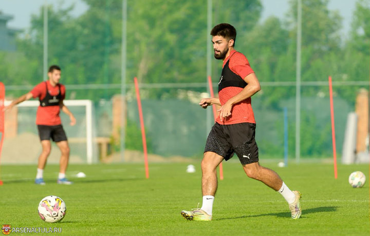 ПФК «Арсенал» подписал контракт с 25-летним полузащитником Аланом Цараевым