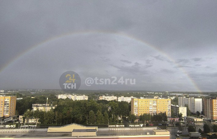 В Туле над Зеленстроем после дождя показалась радуга