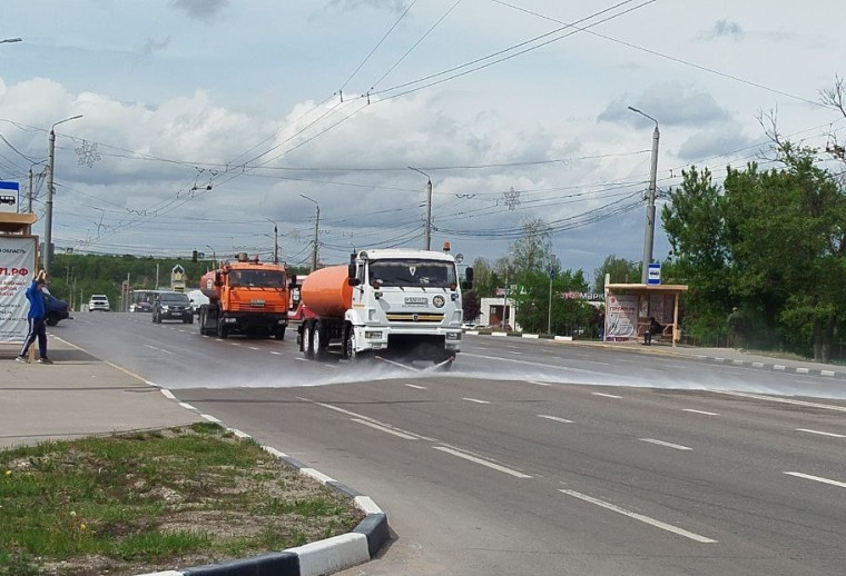 С тульских улиц за сутки вывезли 60 кубометров смета
