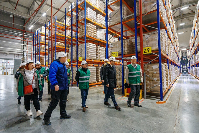 Делегация Минпромторга оценила мощности нового комплекса по производству полимеров в Новомосковске