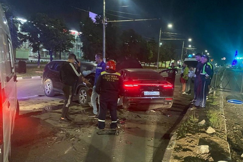 Водитель Porsche устроил смертельное ДТП с двумя авто на улице Советской в Туле