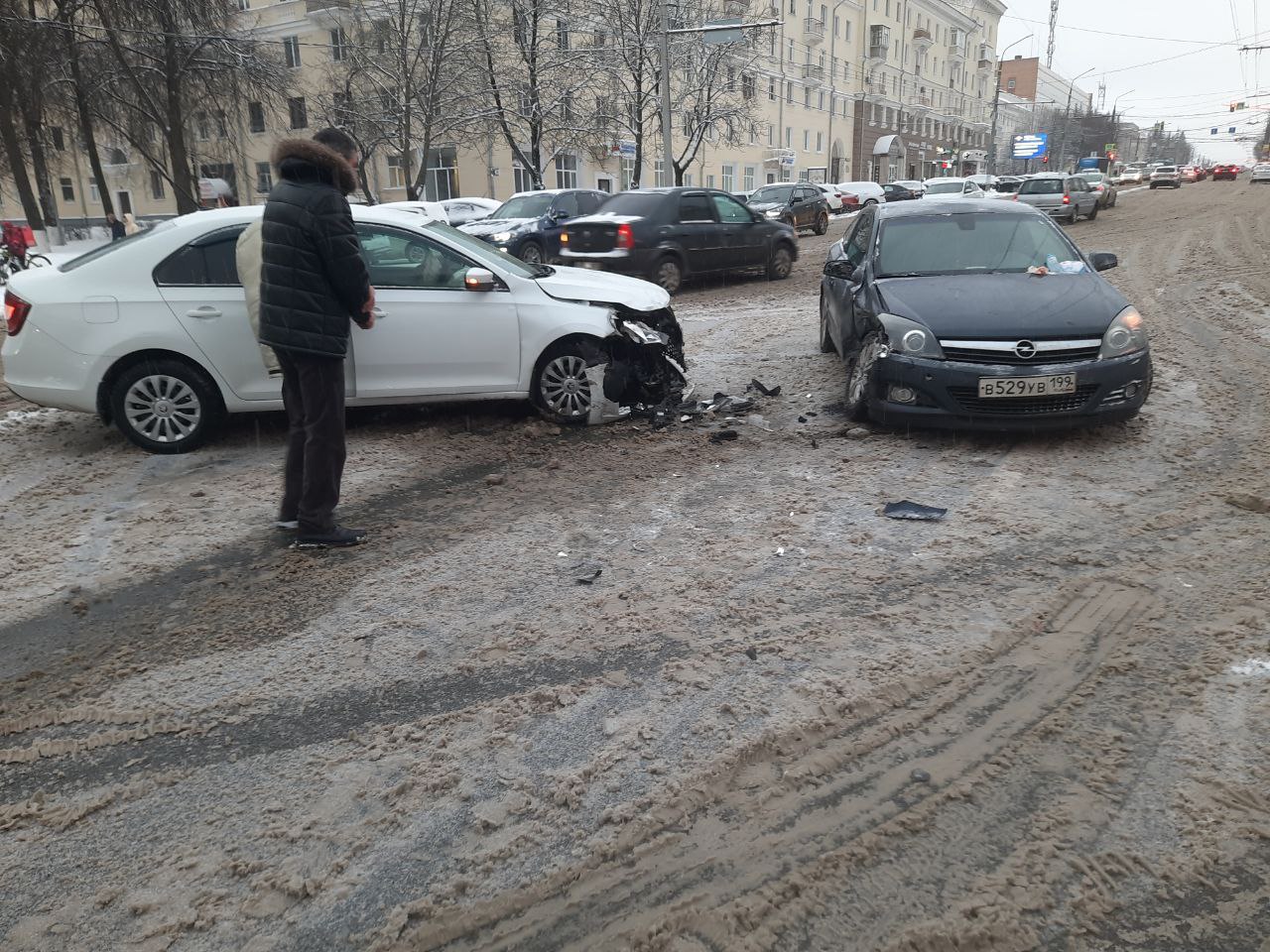 Из-за ДТП на проспекте Ленина в Туле собралась пробка