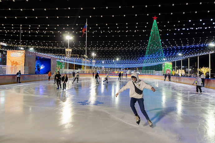 ﻿В тульских парках закрыли катки из-за погоды