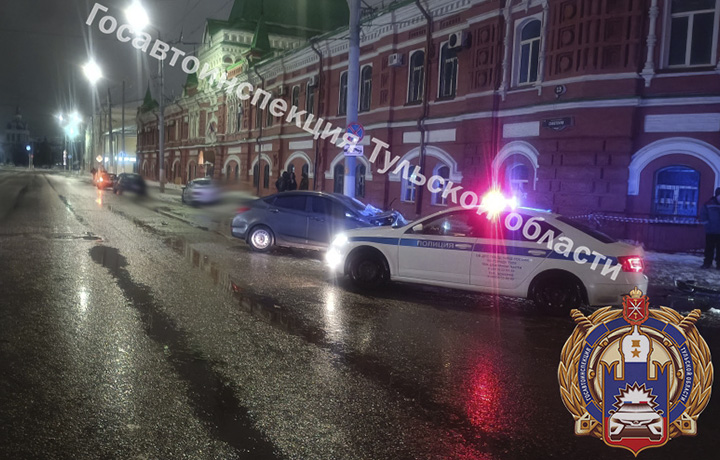 Два человека пострадали в аварии на улице Советской в Туле