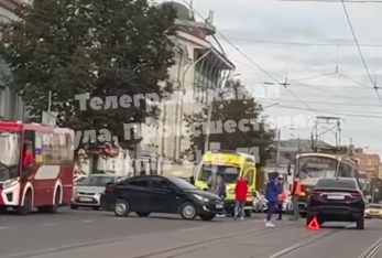 В Туле произошло ДТП на трамвайных путях