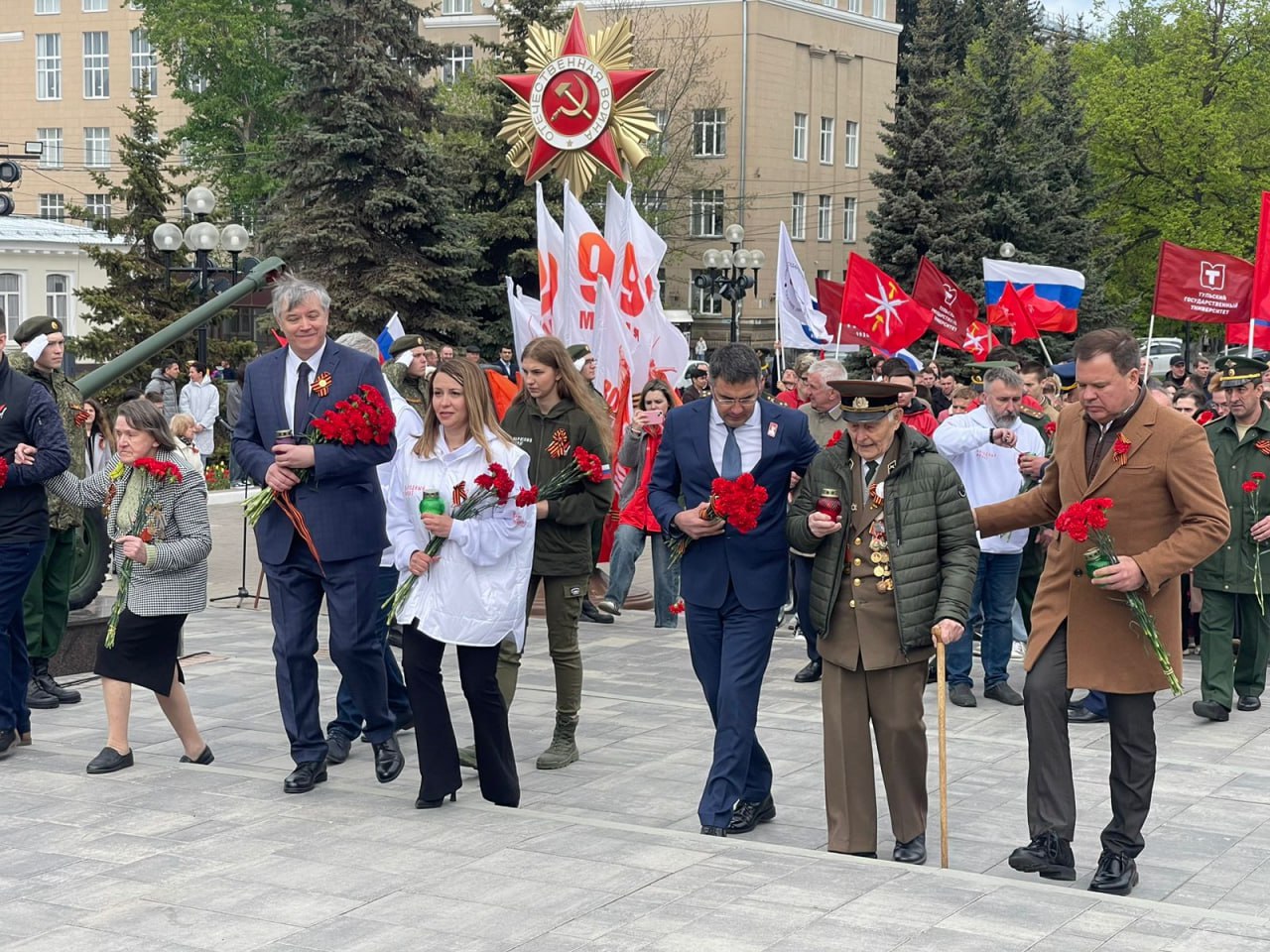 В Туле полицейские поучаствовали в патриотической акции "Огонь памяти"