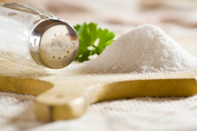 В Минздраве предупредили о повышении риска смерти мужчин из-за чрезмерного употребления соли
