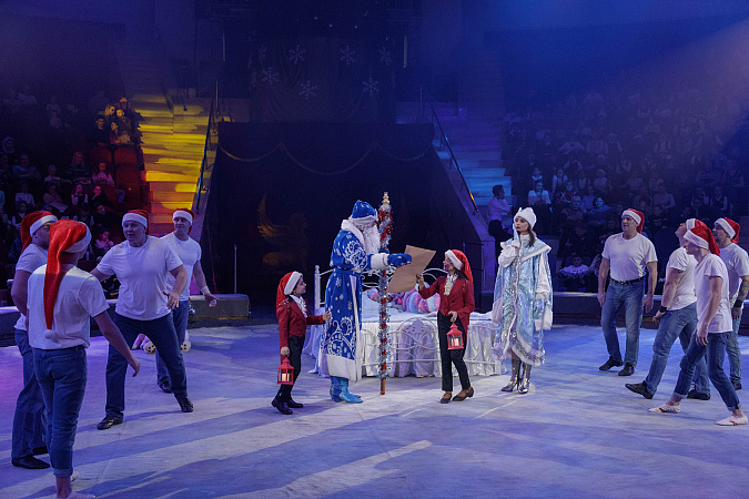 В Тульском цирке провели Губернаторскую елку для детей