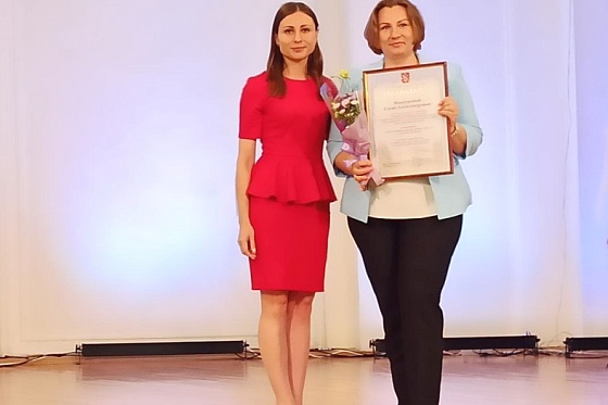 Тульский депутат вручила награды на выпускном вечере центра образования №8