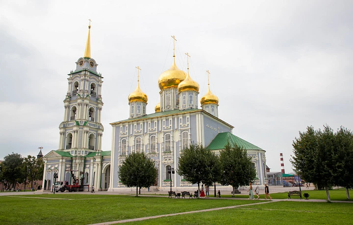 Тулякам объяснили, за кого нельзя подавать записки на молебны в церкви