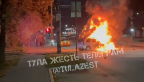 В Пролетарском округе в Туле сгорел ларгус